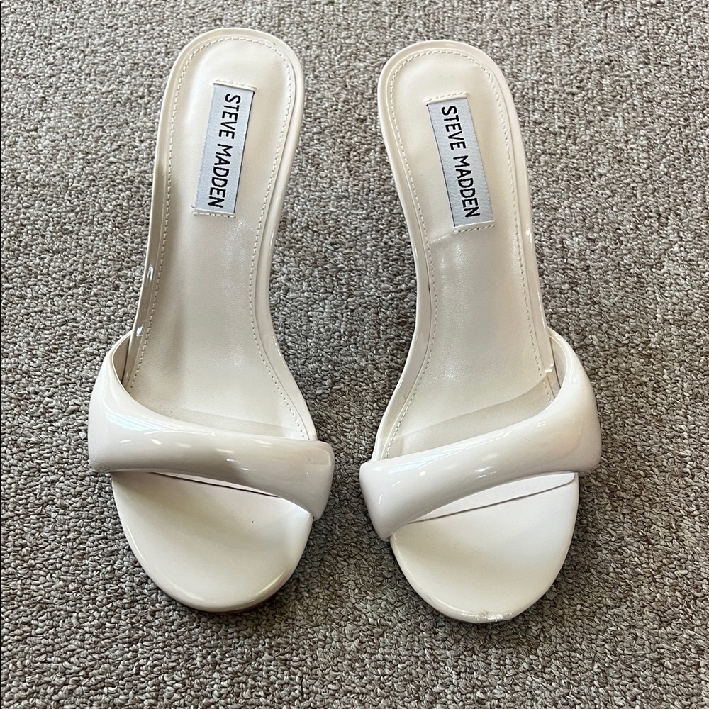 Steve Madden Pennyy Cream Patent Slide Mules size 7